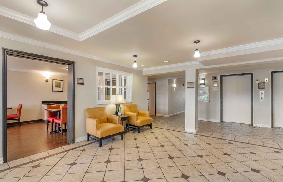Extended Stay America Select Suites - Chicago - Lombard - Oakbrook Hotel in Lombard