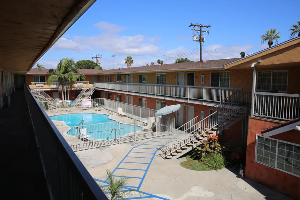 Chateau Inn & Suites Resort in Downey