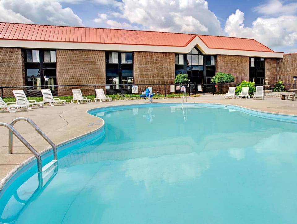 Super 8 By Wyndham Harrison Oh Hotel in Indiana