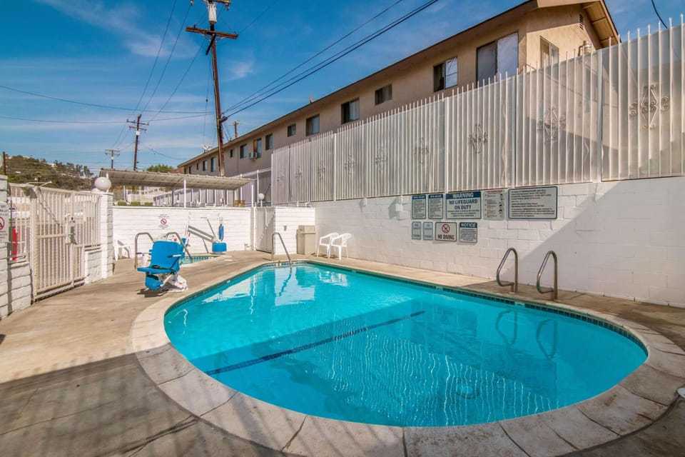 Motel 6 Monterey Park, CA Resort in Monterey Park