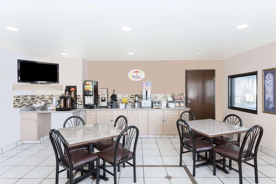 Super 8 By Wyndham El Dorado Hotel in Arkansas