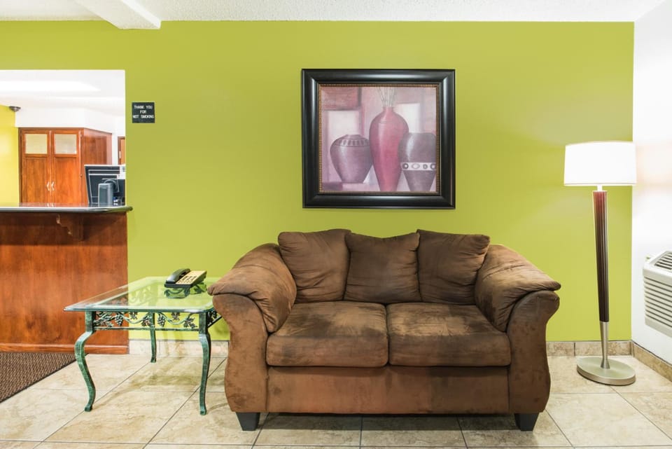 Super 8 By Wyndham Harlingen Tx Hotel in Harlingen