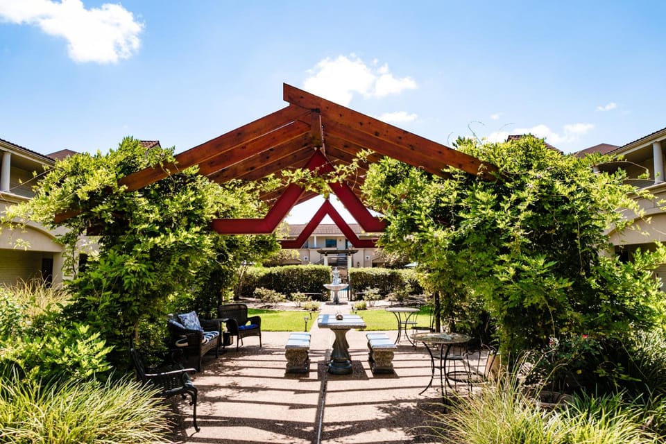 Vineyard Court Designer Suites Hotel Hotel in College Station