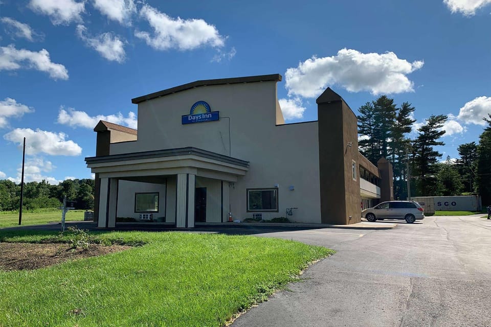 Days Inn by Wyndham Bellville Mansfield Hotel in Ohio