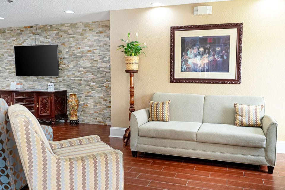 Quality Inn & Suites Robbinsville Hotel in Robbinsville