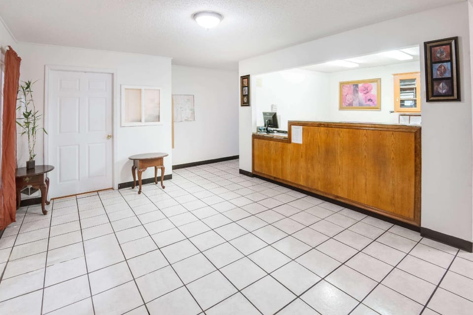 Quality Inn Neosho Hotel in Ozark Mountains