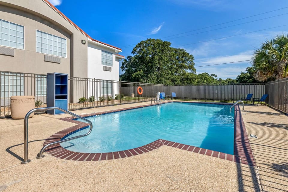 Motel 6 Crowley, LA Hotel in Louisiana