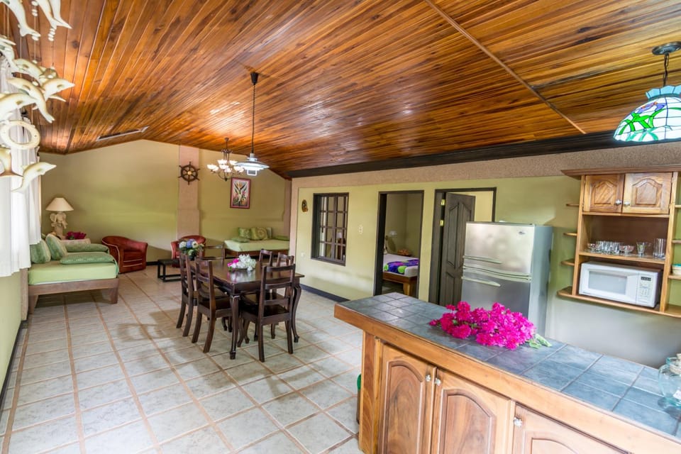 Kayak Lodge Hotel in Quepos