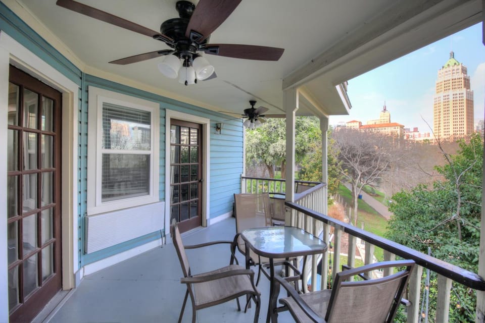 Inn on the Riverwalk Hotel in San Antonio