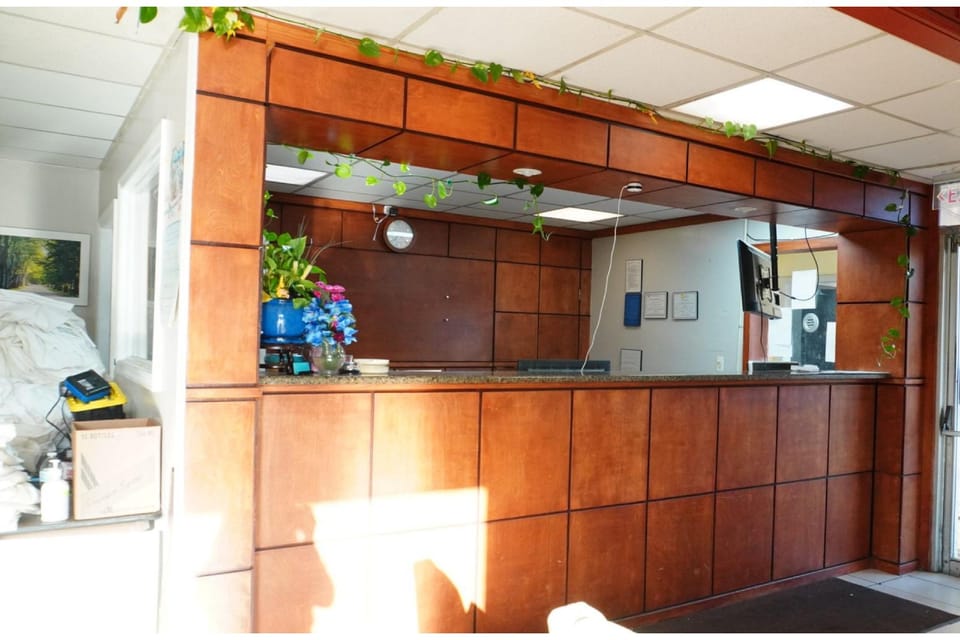 La Casa Inn Albany Near Tifton GA I 75 Hotel in Albany