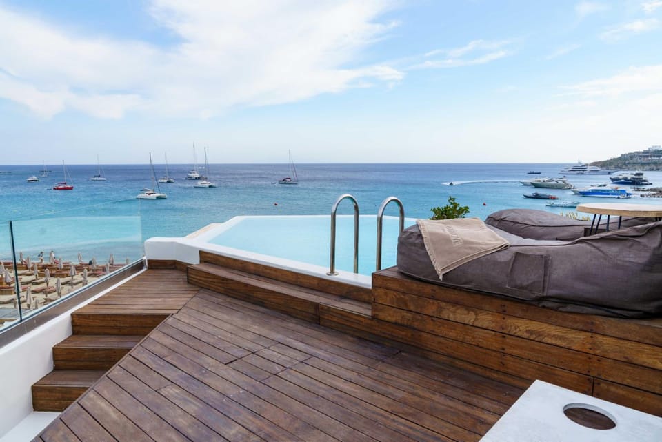 Mykonos Dove Beachfront Hotel Hotel in Decentralized Administration of the Aegean