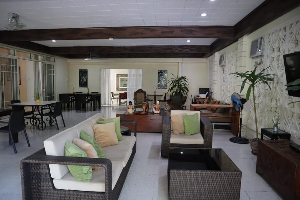 Shared lounge/TV area