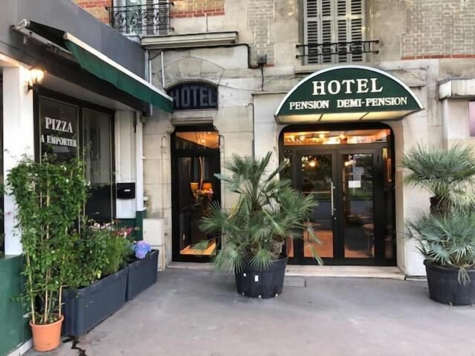 Le Grand Albert 1er Hotel in Paris