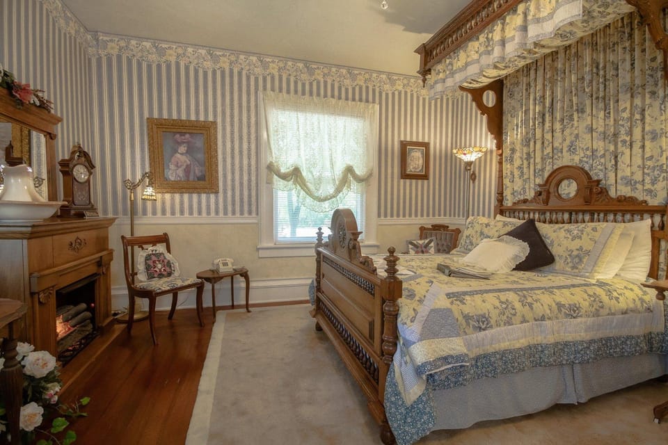 THE DICKEY HOUSE BED & BREAKFAST Hotel in Ozark Mountains