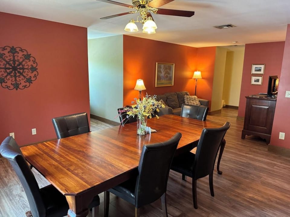 ARTISTS COLONY INN & RESTAURANT - BED AND BREAKFAST - ADULT ONLY Inn in Indiana