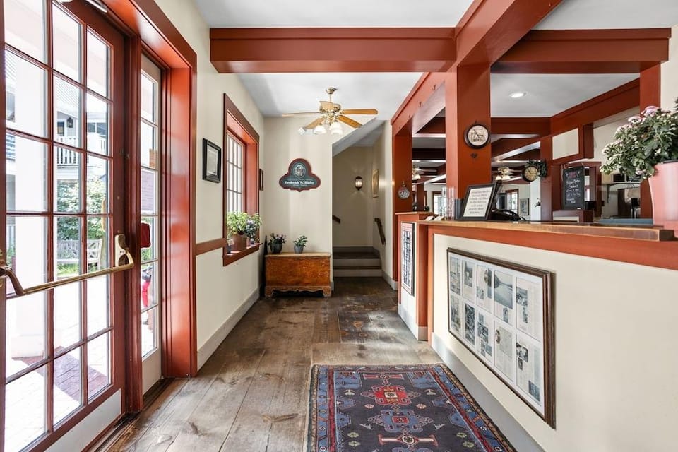ARTISTS COLONY INN & RESTAURANT - BED AND BREAKFAST - ADULT ONLY Inn in Indiana