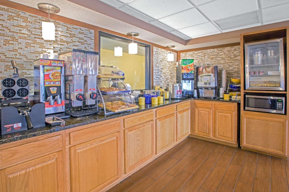 Days Inn by Wyndham Hillsdale Hotel in Hillsdale