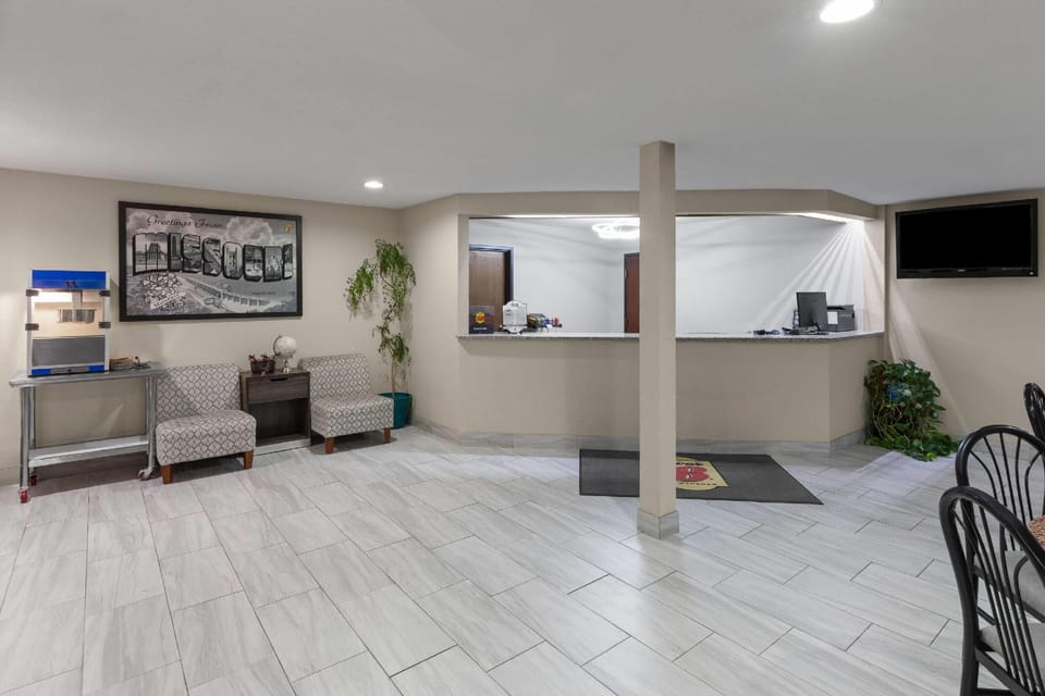 Super 8 By Wyndham Rock Port Mo Hotel in Missouri