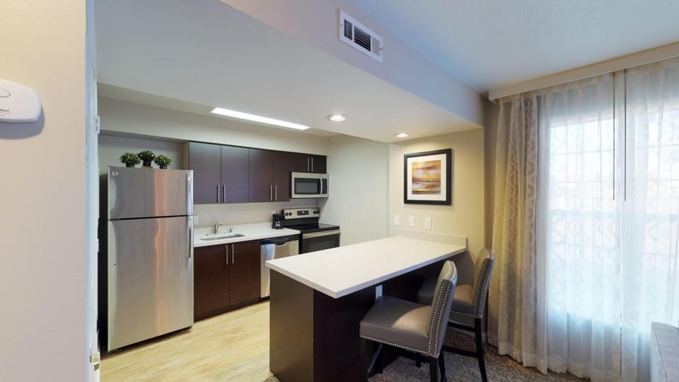 CHASE SUITES HOTEL IN NEWARK Hotel in Fremont