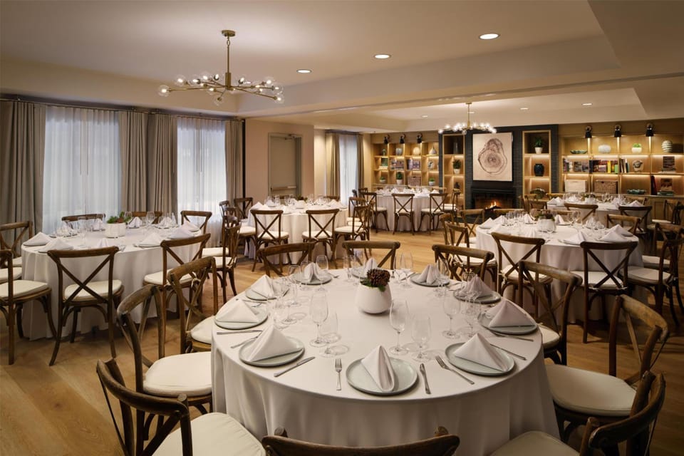 Martis Valley Lodge, Tapestry Collection by Hilton Hotel in Truckee