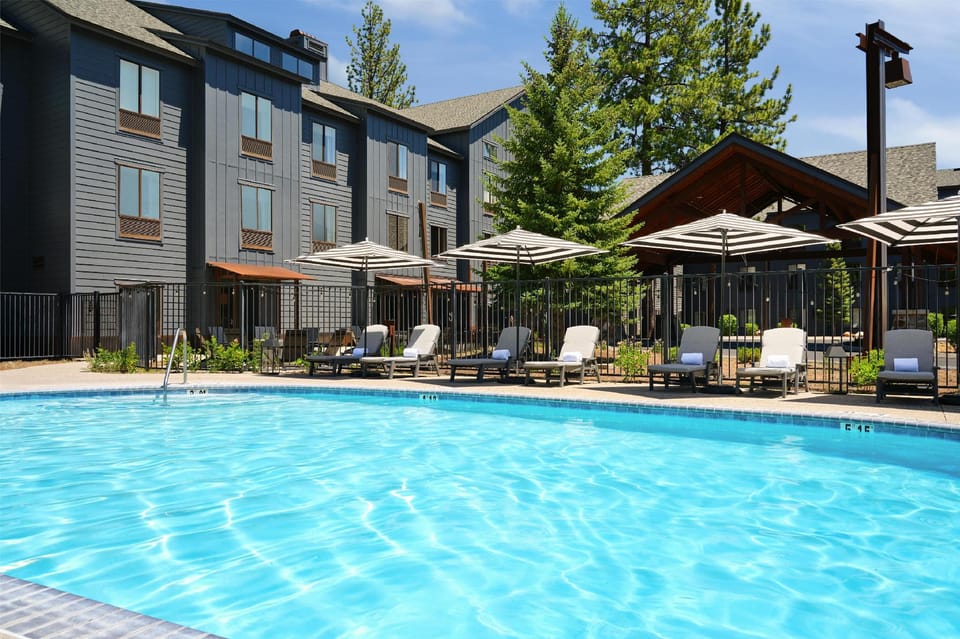 Martis Valley Lodge, Tapestry Collection by Hilton Hotel in Truckee