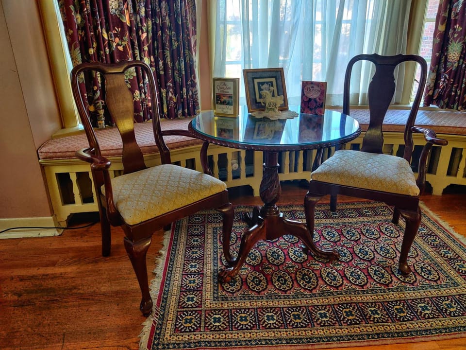 MONTAGUE INN - BED AND BREAKFAST Inn in Michigan