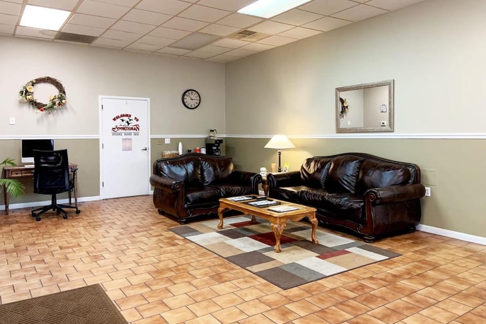PARIS INN & SUITES Inn in Tennessee