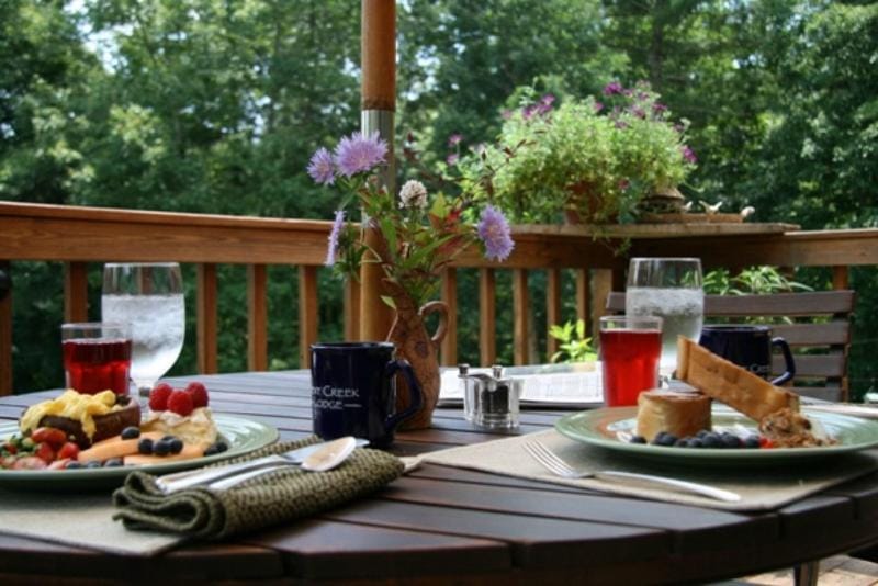 BENT CREEK LODGE - BED AND BREAKFAST Hotel in Asheville