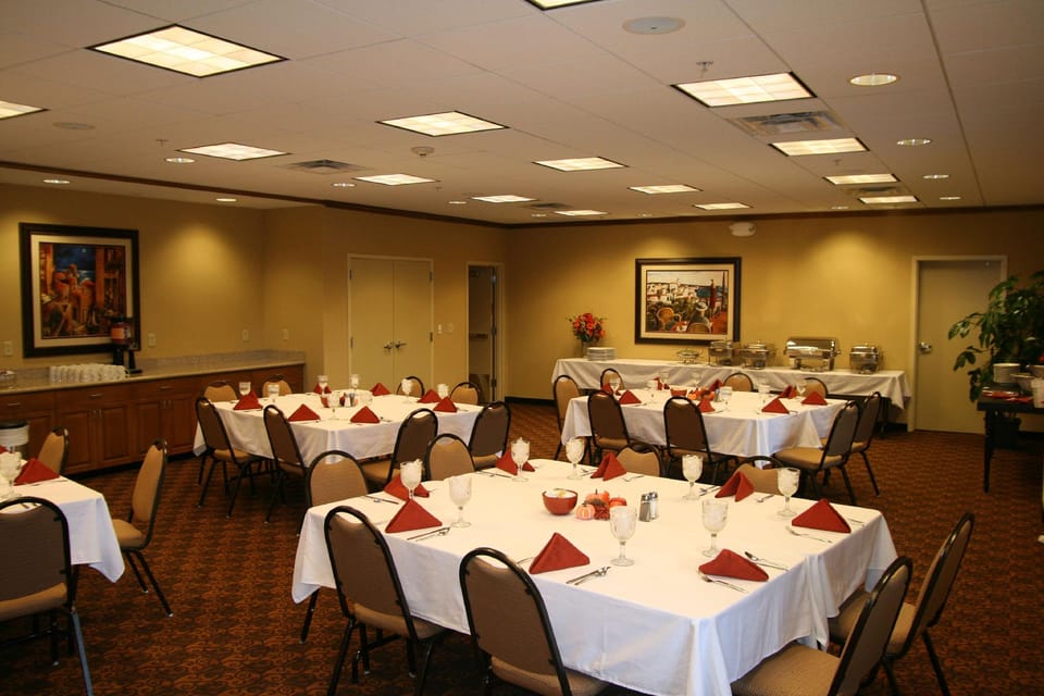 HAMPTON INN & SUITES WARREN Hotel in Allegheny River
