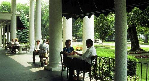 THE WHITE INN - BED AND BREAKFAST Inn in Fredonia
