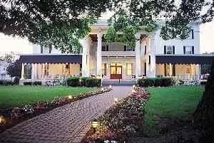 THE WHITE INN - BED AND BREAKFAST Inn in Fredonia