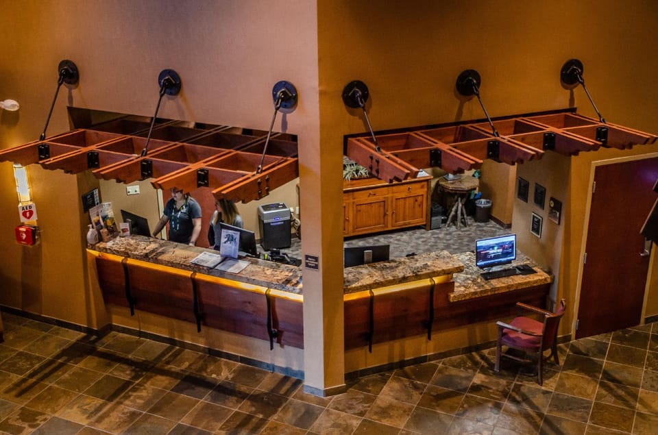 LODGE AT FEATHER FALLS CASINO Lodge in Oroville