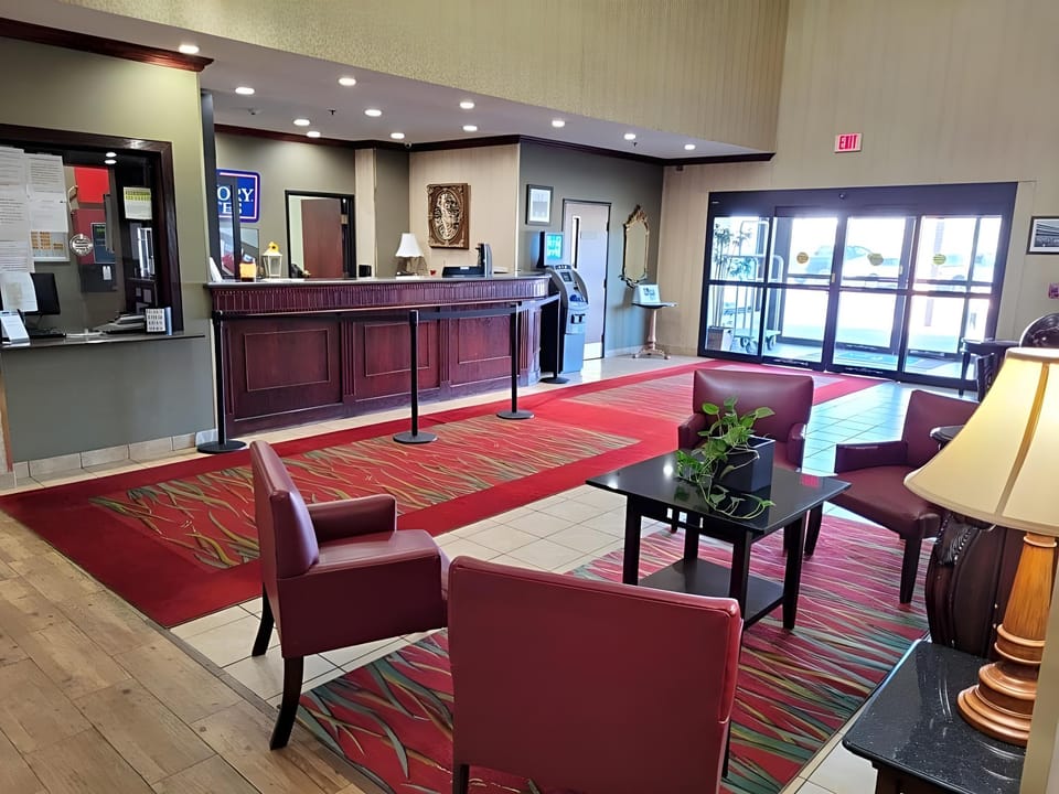 A VICTORY SUITES - WARREN Hotel in Warren