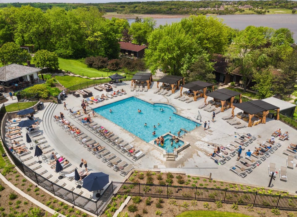 RIDGE RESORT Resort in Wisconsin