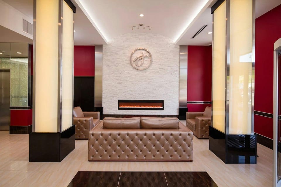 JASLIN HOTEL Hotel in South Loop