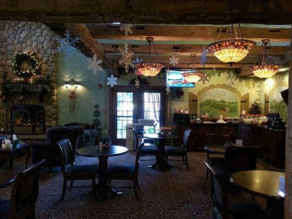 HEARTHSTONE INN & SUITES - BED AND BREAKFAST Inn in Ohio
