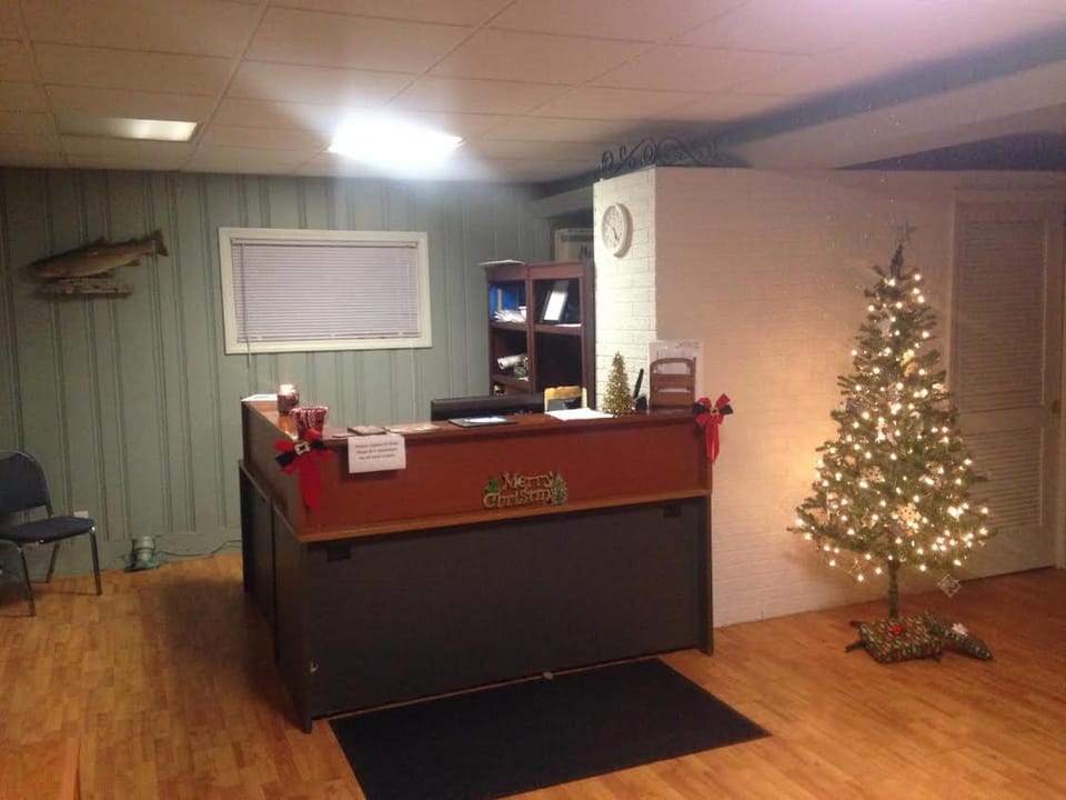 Steelhead Inn Motel in Millcreek Township
