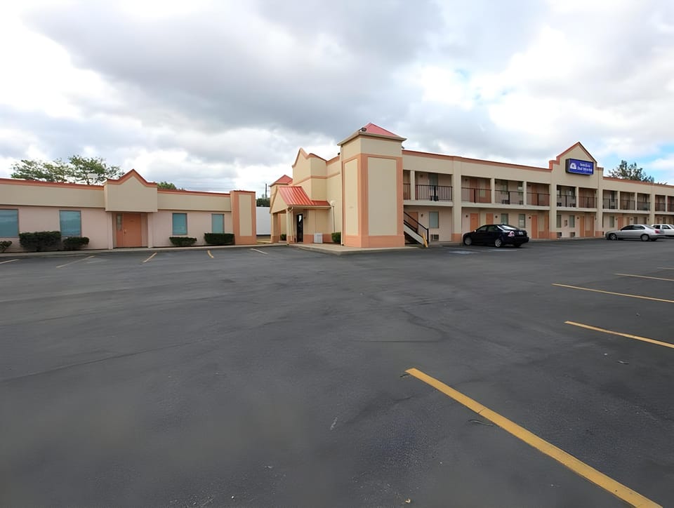 Americas Best Value Inn Indy Northwest Motel in Pike Township
