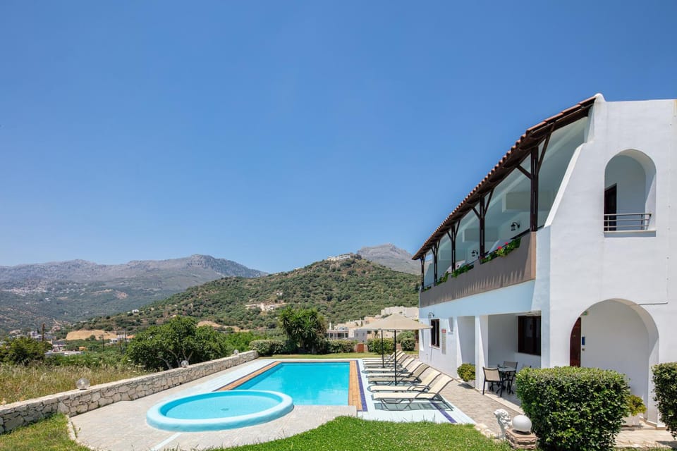 Anthos Apartments Hotel in Plakias