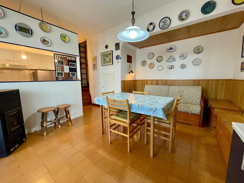 Beautiful Villa For six People-pool-tv-ac Resort in Porto Santa Margherita