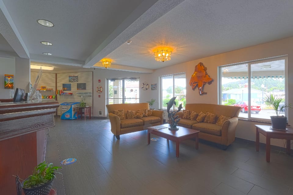Siletz Bay Beachfront Hotel by OYO Lincoln City Hotel in Lincoln City