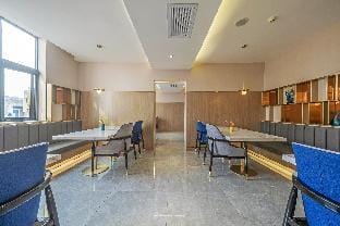 Starway Hotel Xi'An Dayan Pagoda University Of Science And Technology Hotel in Xian