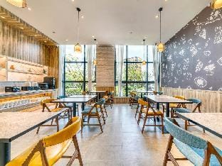 Hanting Premium Hotel Hangzhou Banshan Hotel in Hangzhou