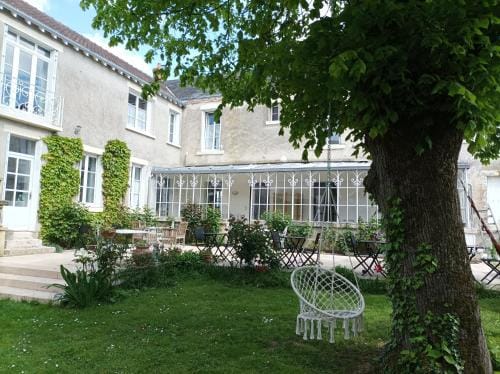 Le Relais des Roses- Sauna, Chambres d'hotes, Gite Hotel in Centre-Val de Loire