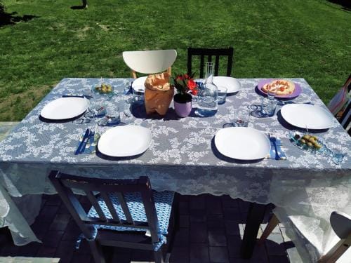 PEONIA 2 posti Wi-Fi AC free park Jacuzzi Hotel in Porlezza