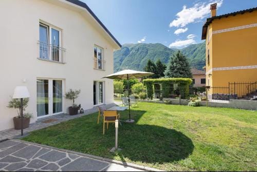 PEONIA 2 posti Wi-Fi AC free park Jacuzzi Hotel in Porlezza