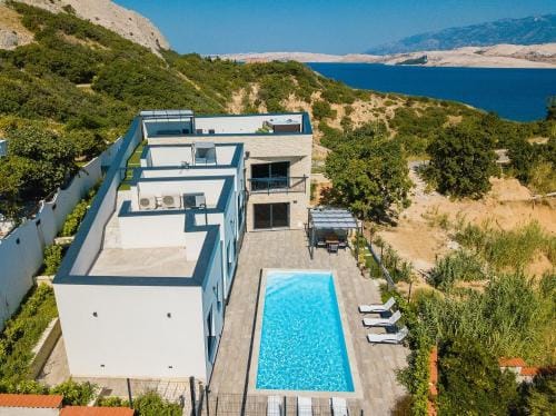 Villa Perla Nera & Villa Nevera by Pag tours Hotel in Zadar County