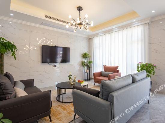 Floral Hotel·Yueting Yaju (Wuxi Lingshan Dafo nianhuawan store) Hotel in Suzhou