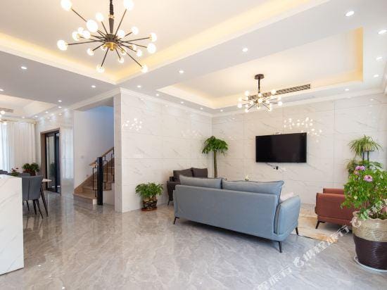 Floral Hotel·Yueting Yaju (Wuxi Lingshan Dafo nianhuawan store) Hotel in Suzhou