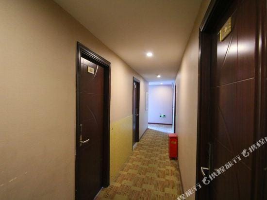 Longting Hostel Hotel in Shanghai